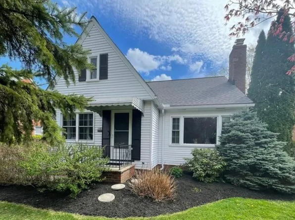 1607 Edgefield Rd, Lyndhurst, OH 44124