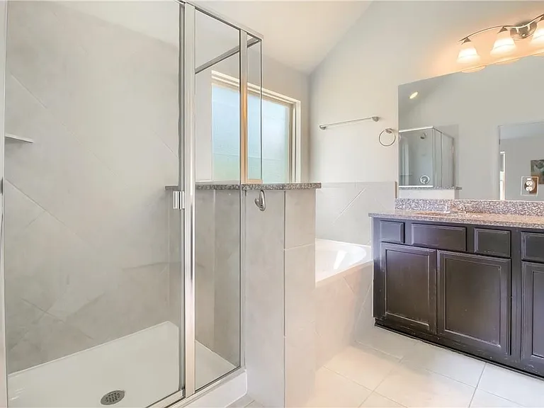 2813 Waterson St — Photo 18