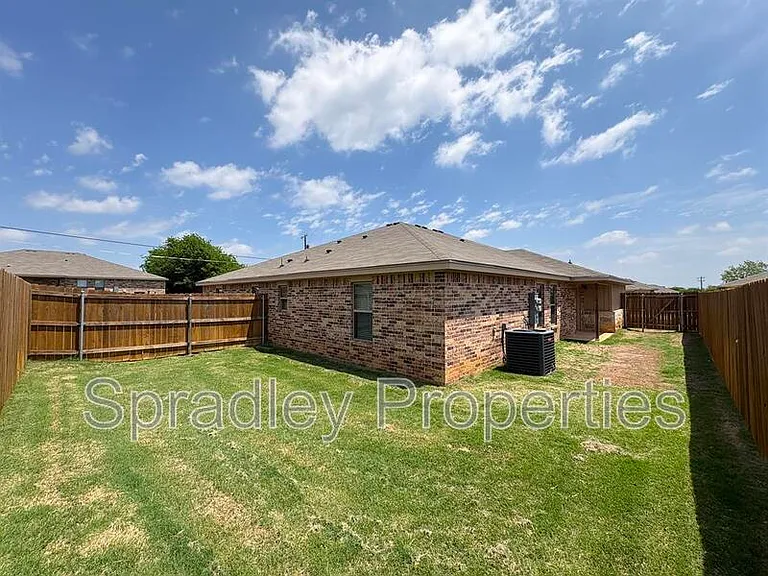 1004A Kerr Ct — Photo 13