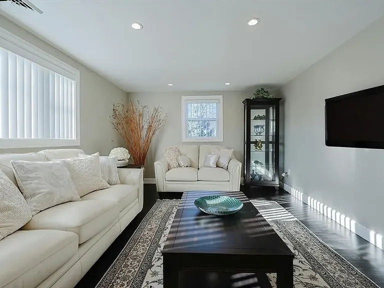 44 S Bedford St — Photo 7