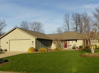 8771 Timber Edge Dr, North Ridgeville, OH 44039