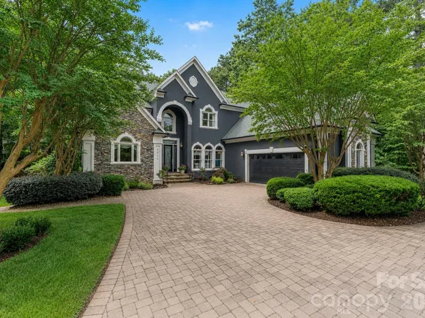 8915 Warwicke Ln, Sherrills Ford, NC 28673