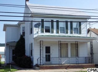 916 W Main St, Valley View, PA 17983