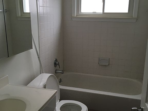 5th image of 23153 Crossley Ave