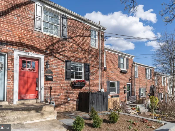 2933 Hickory St, Alexandria, VA 22305