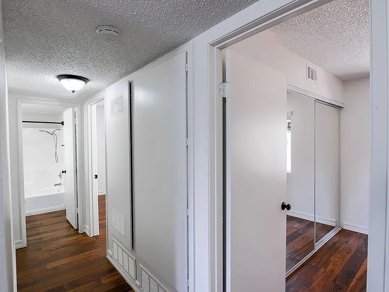Peppertree Apartments — Photo 74