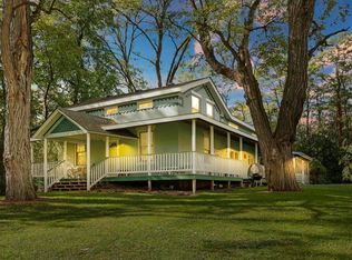 2317 Walkup Rd, Crystal Lake, IL 60012