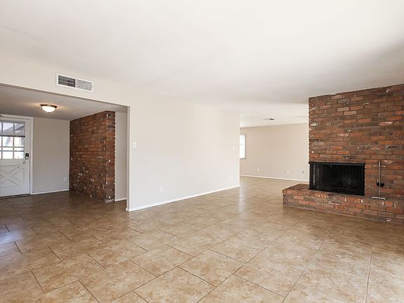 4th image of 10614 N 32nd Cir