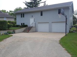 524 N Western St, Stuart, IA 50250