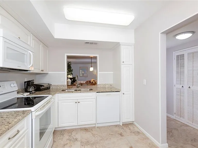 4632 Marine Pkwy #201 — Photo 3