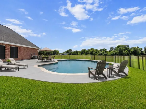 3627 Madison Ave, Beach City, TX 77523