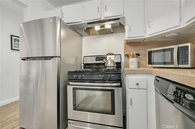 7050 S La Cienega Blvd #6 — Photo 4