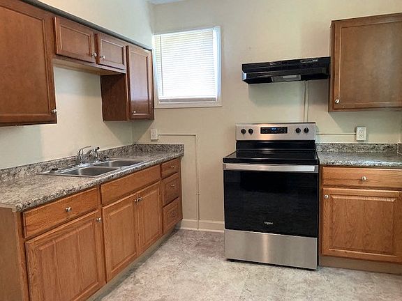 2nd image of 3821 Manola Ave