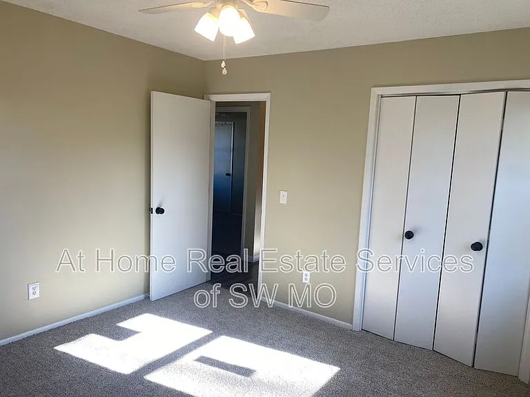 2428 W Phelps St — Photo 14