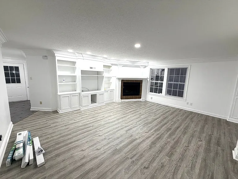 10882 Emery Dr — Photo 2