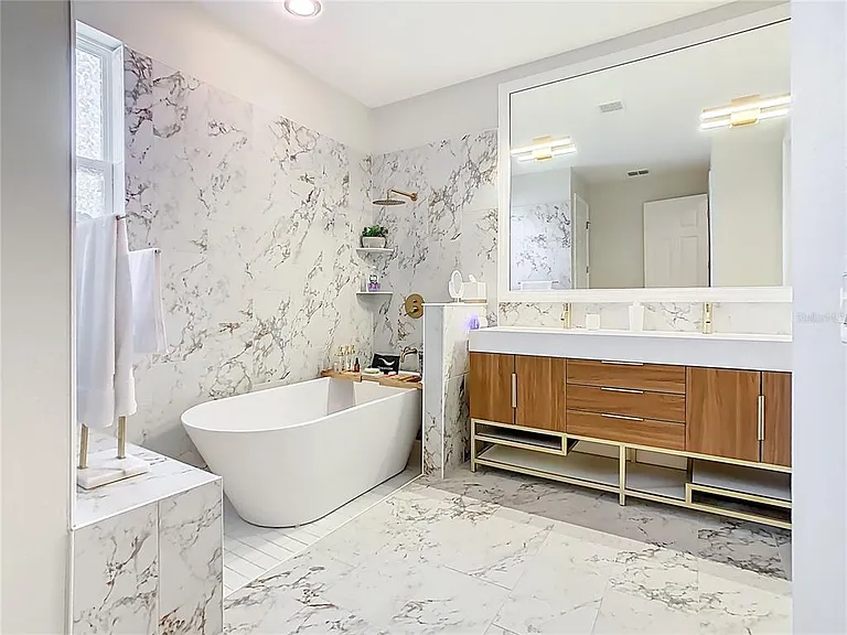 790 Carmel Ln — Photo 22