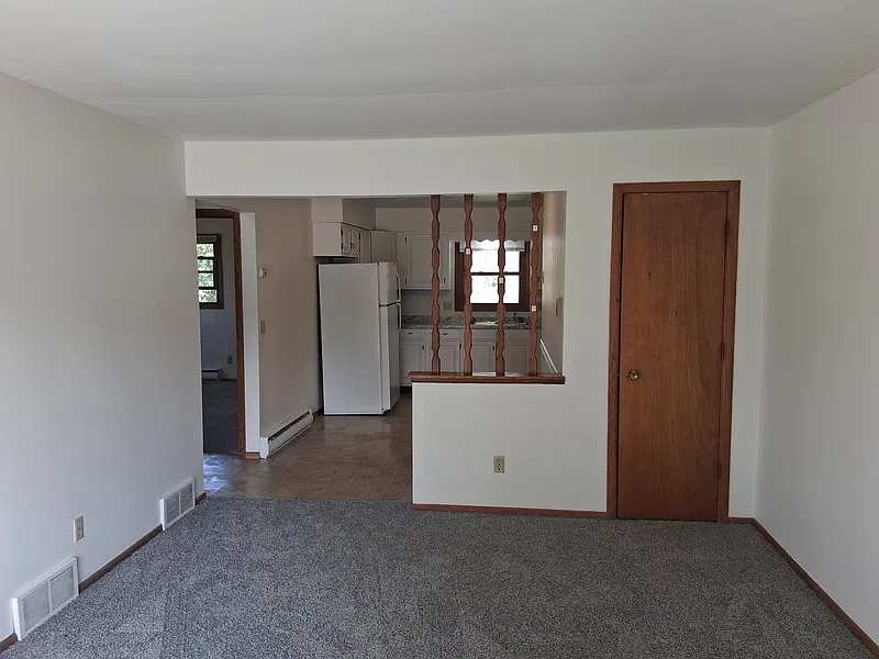 2 bed, 1.0 bath, $1,299 — Photo 2