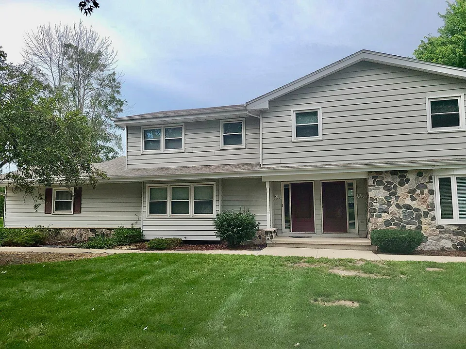 W359N5645 Surrey Dr