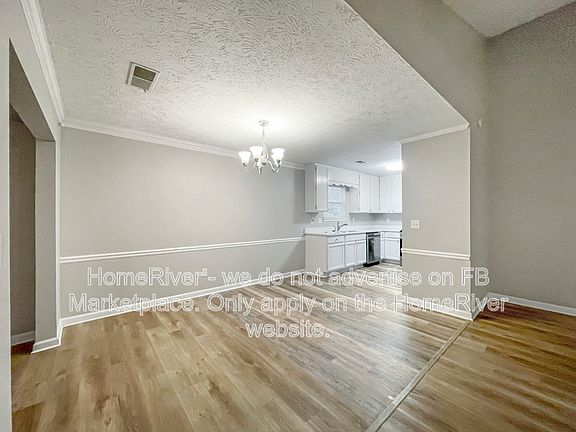 5th image of 1283 Parkwood Chase NW