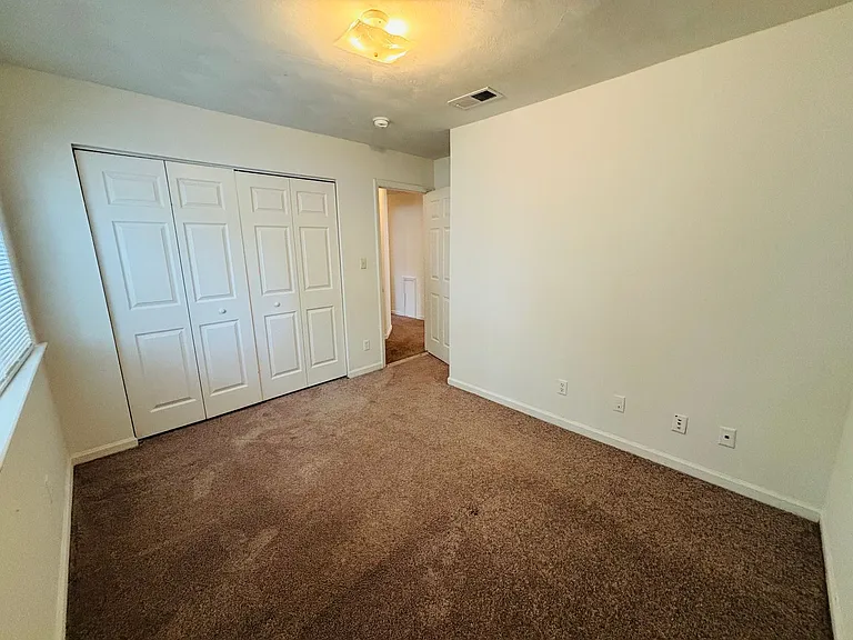 402B Berryfield Ln — Photo 17