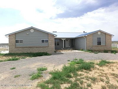  Enjoy country living in this roomy ranch style home