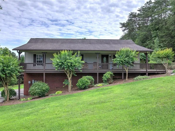 122 Shake Rag Cir NW, Adairsville, GA 30103