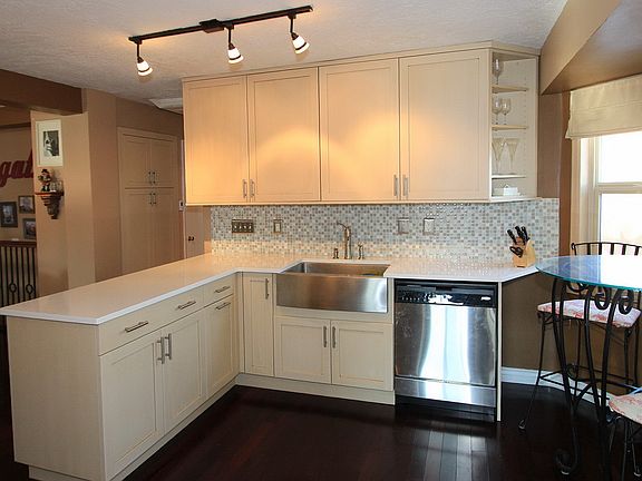 4th image of 1037 E Ramona Ave