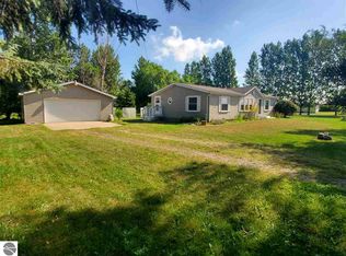 6021 E Millbrook Rd, Shepherd, MI 48883
