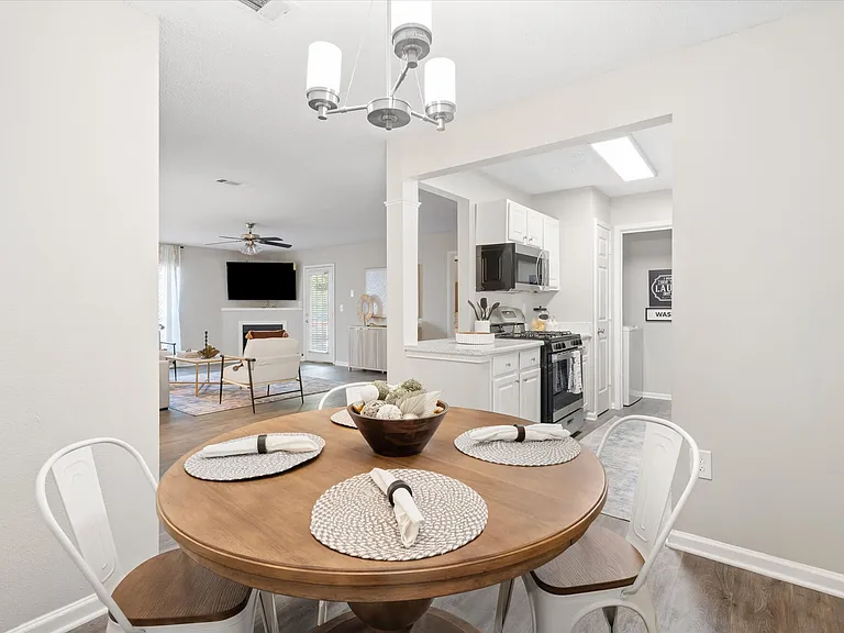 The Grove Apartments — Photo 9