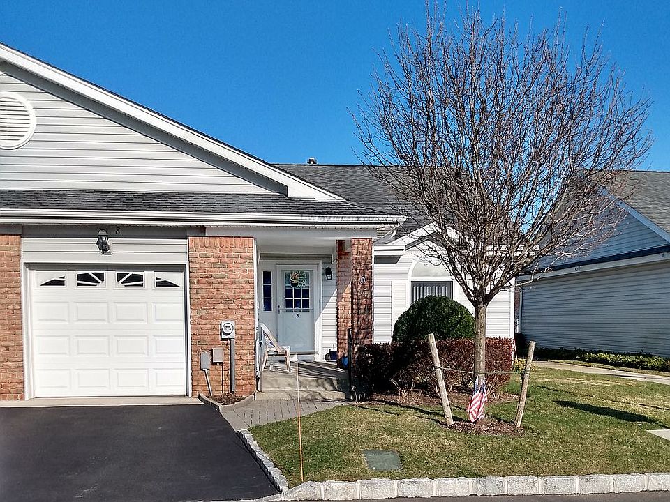 1st image of 8 Primrose Ln