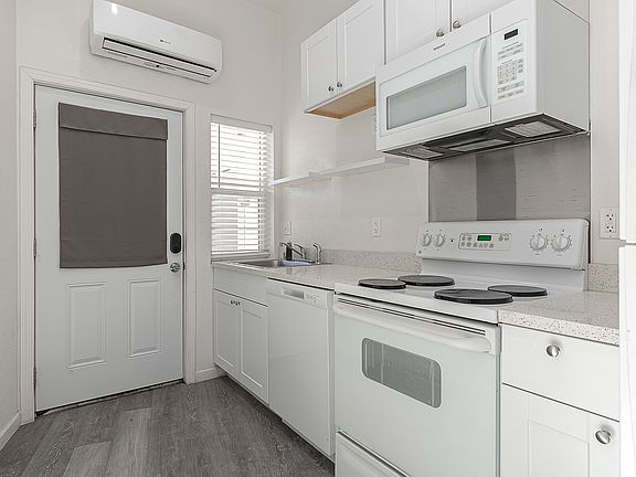 2nd image of 1130 Winters Dr