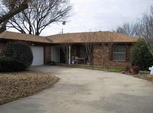 6429 Simmons Rd, North Richland Hills, TX 76182