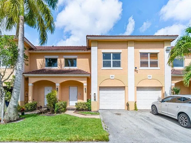 4 bed, 2.0 bath, $4,150 — Photo 4