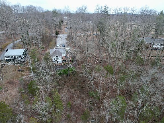 4th image of 6 Shoreline Dr