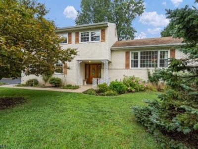 17 Oxford Dr, East Hanover, NJ, 07936