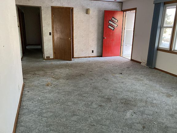 5th image of 113 Blace Ave