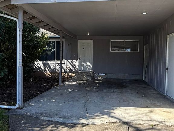 3rd image of 1610 Oak St SE #1612