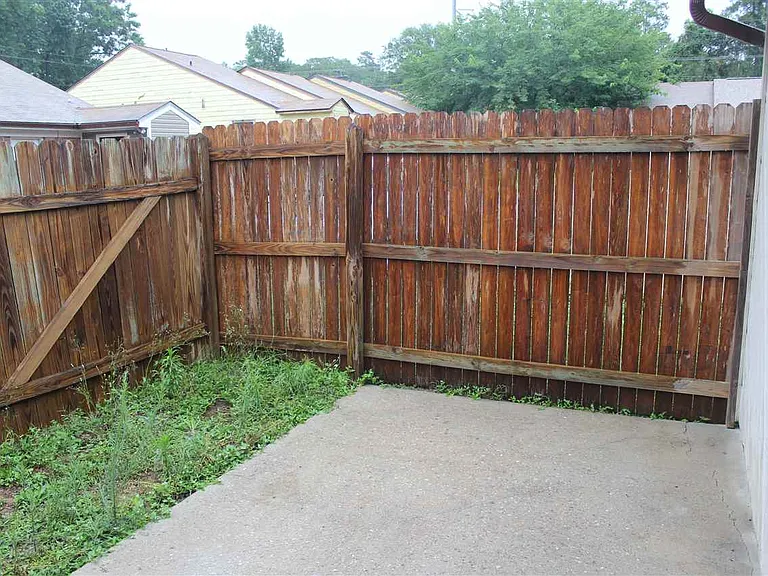 1253 Continental Ct — Photo 9