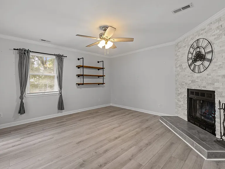 849 Baldwin Ave #2H — Photo 11