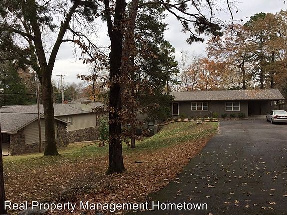 3rd image of 602 Long Island Dr