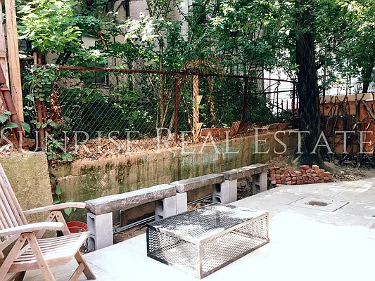 Rented by Sunrise Real Estate | media 6