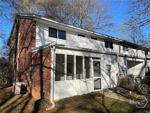 3rd image of 800 College Avenue