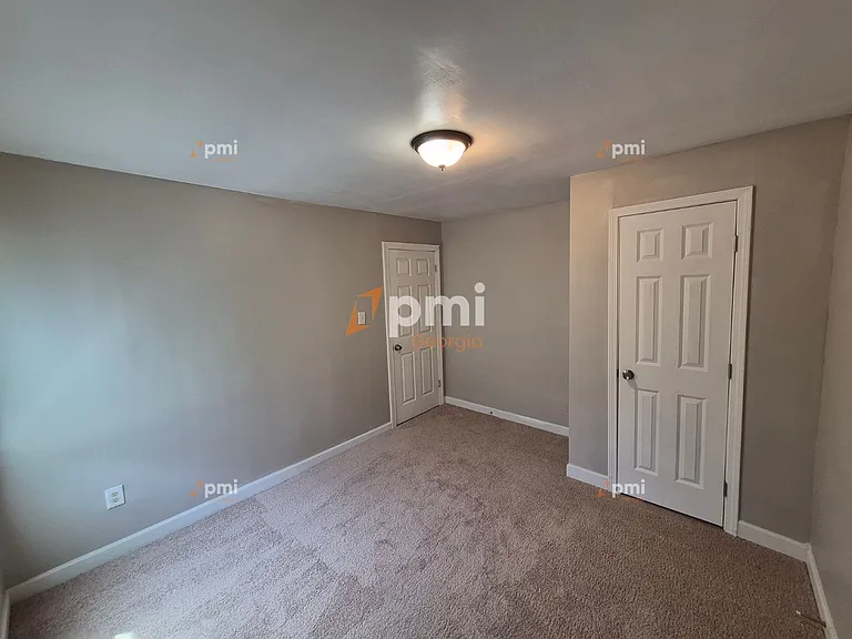 365 Elder St — Photo 7