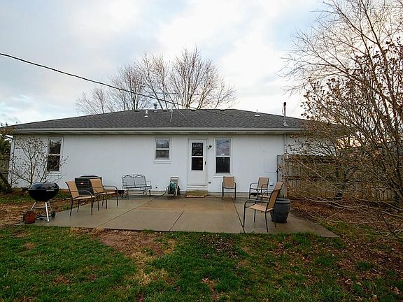 4th image of 410 Matthew Ln