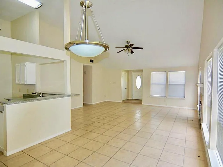 7419 Winkleman Rd — Photo 2