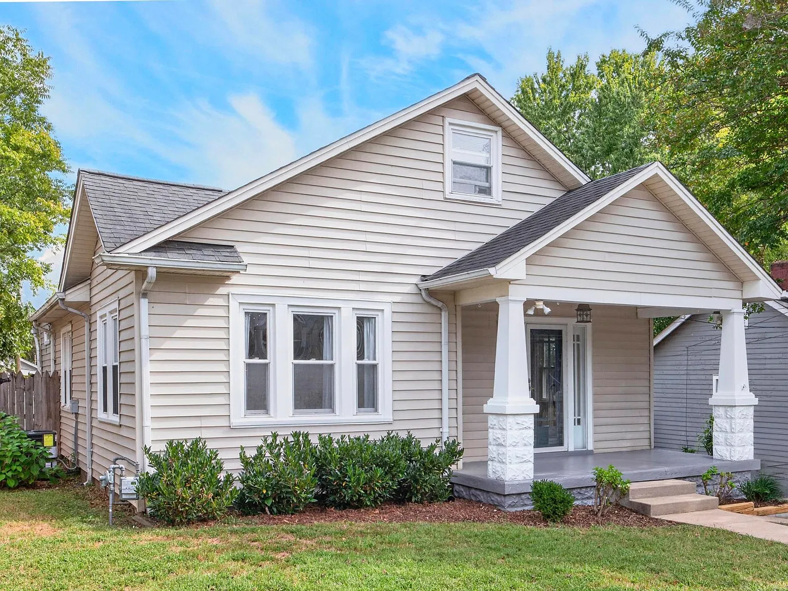 3 bed, 2.5 bath, 1268 sqft, $2,975 — Photo 3