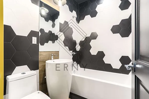 Rented by ERNY LLC | media 25