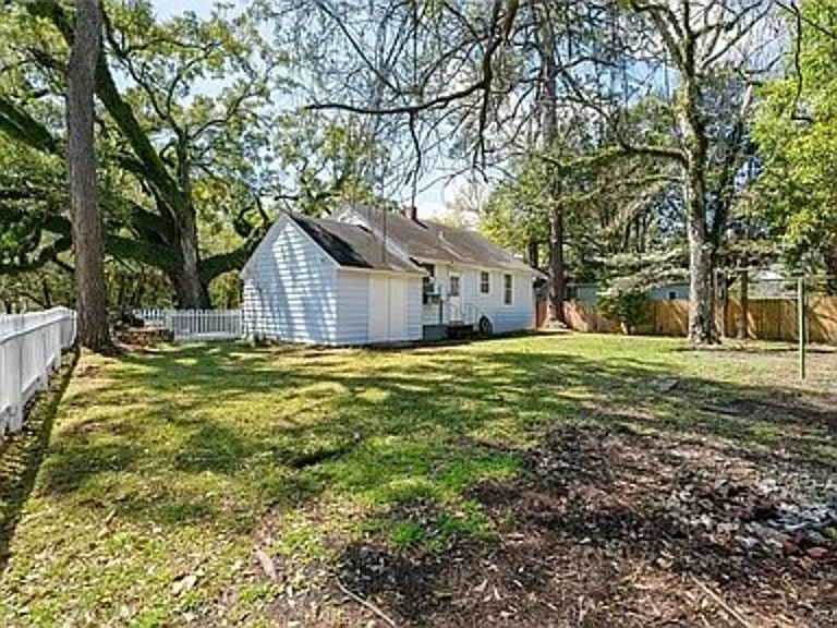 1450 McArthur St — Photo 13