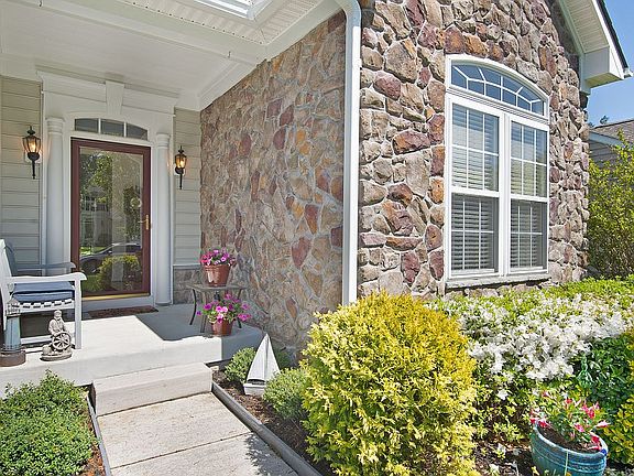 2nd image of 32602 Seaview Loop
