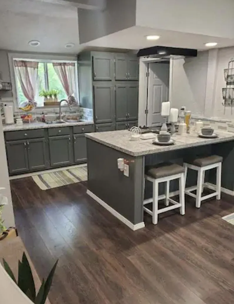 3 bed, 1200 sqft, $1,400 — Photo 4